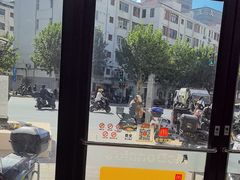 -麦当劳(乳山路店)