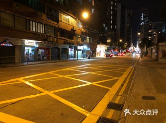 夜晚这里也是特别安静,在这里跑跑步或者走走