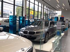 -上海宝信宝马4S店