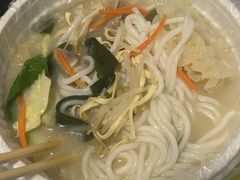 -灵芝妹子海鲜米线(劳动公园店)
