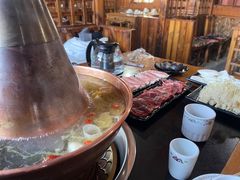 -果松木炭酸菜铜火锅·外婆参鸡汤