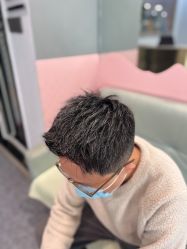 -15C7 男士理发馆 烫染专业店