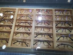 -潘多拉眼镜·蔡司依视路明月(潘家园店)