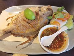 香煎鲳鱼-大头虾越式风味餐厅(光明广场店)