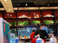 大堂-渝是乎酸菜鱼·川渝小炒(新世界百货望京店)