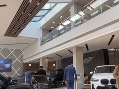 -上海宝信宝马4S店