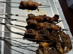 -三个大叔烤羊肉串·歌手驻唱·碳烤鲜肉(西三旗店)