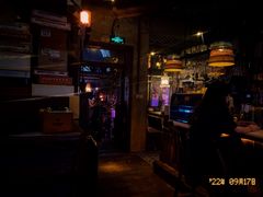 -城墙外BAR