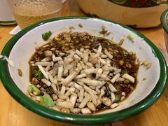 -拈签一笑黄牛肉辣卤串串