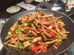 干锅茶树菇-湘小馆剁椒鱼头(金帝商务大厦店)