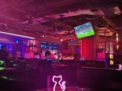 -UP嘻哈酒吧(粉巢店)