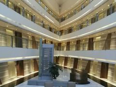 -上海滴水湖皇冠假日酒店