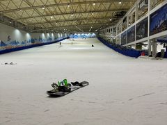 -乔波室内滑雪场