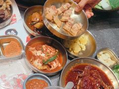 -草家酱蟹炭火烤肉店(珲春南路二店)