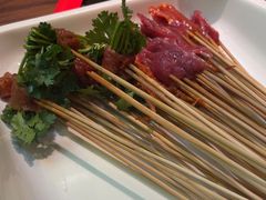 -签多多串串香火锅