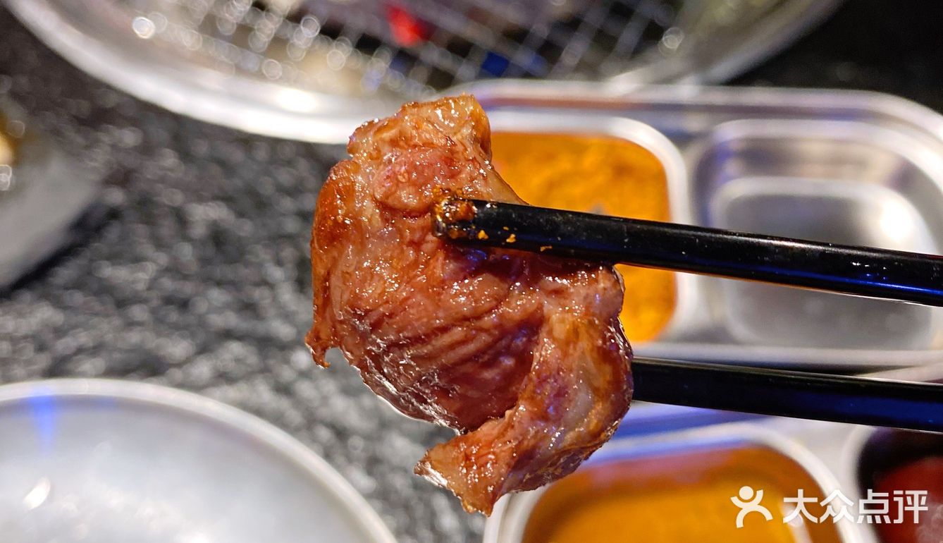 龙洞·灵与肉🌈| 不仅潮饮好喝 肉也好吃的 Ins烤肉店！💥