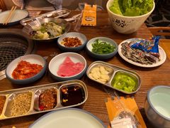 -明洞阿姨·韩式酱蟹烤肉·创意料理(三元桥店)