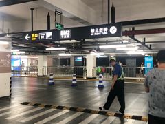 -虹桥火车站-停车场