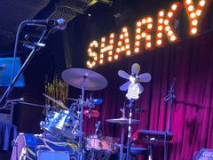 -鲨鱼美式餐厅酒吧Sharky