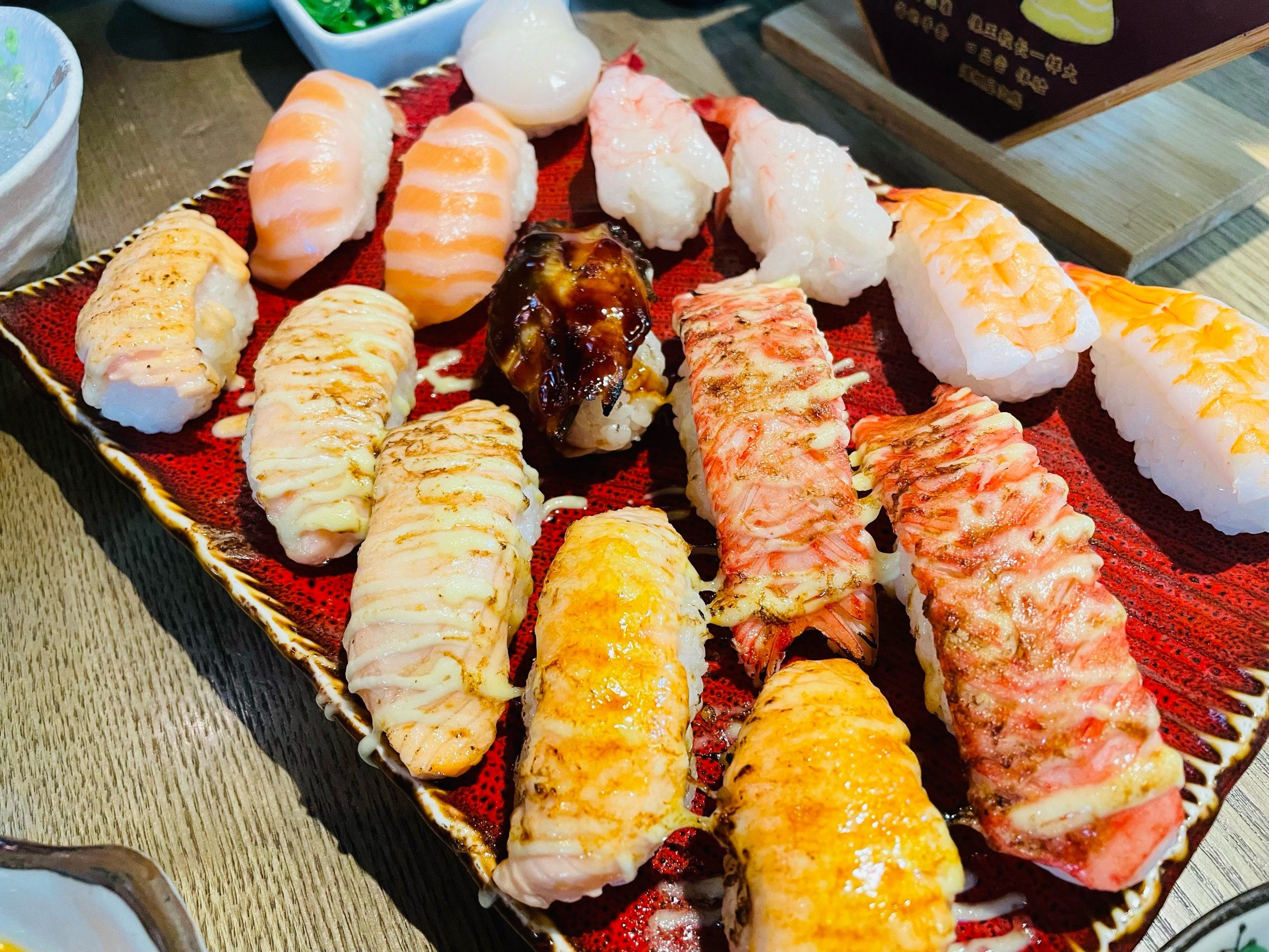 寿司拼盘大满足