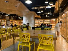 -新华里咖啡书吧(新华书店小寨店)