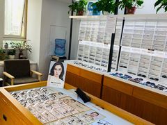 -视野联行眼镜•蔡司•依视路(温江店)