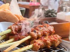 鱼肉沙爹串-三亚艾迪逊酒店·海滩烧烤 BARBACOA·现场乐队·浪漫晚餐·烧烤海鲜