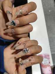 -丽心自助美甲美睫