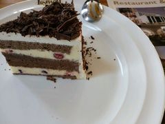 -LENBACH兰巴赫西餐啤酒坊(大连星海广场店)