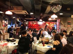 大堂-鲜入围煮花胶鸡海鲜火锅