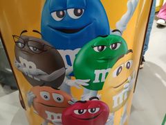 -m豆巧克力世界(上海世茂广场店)