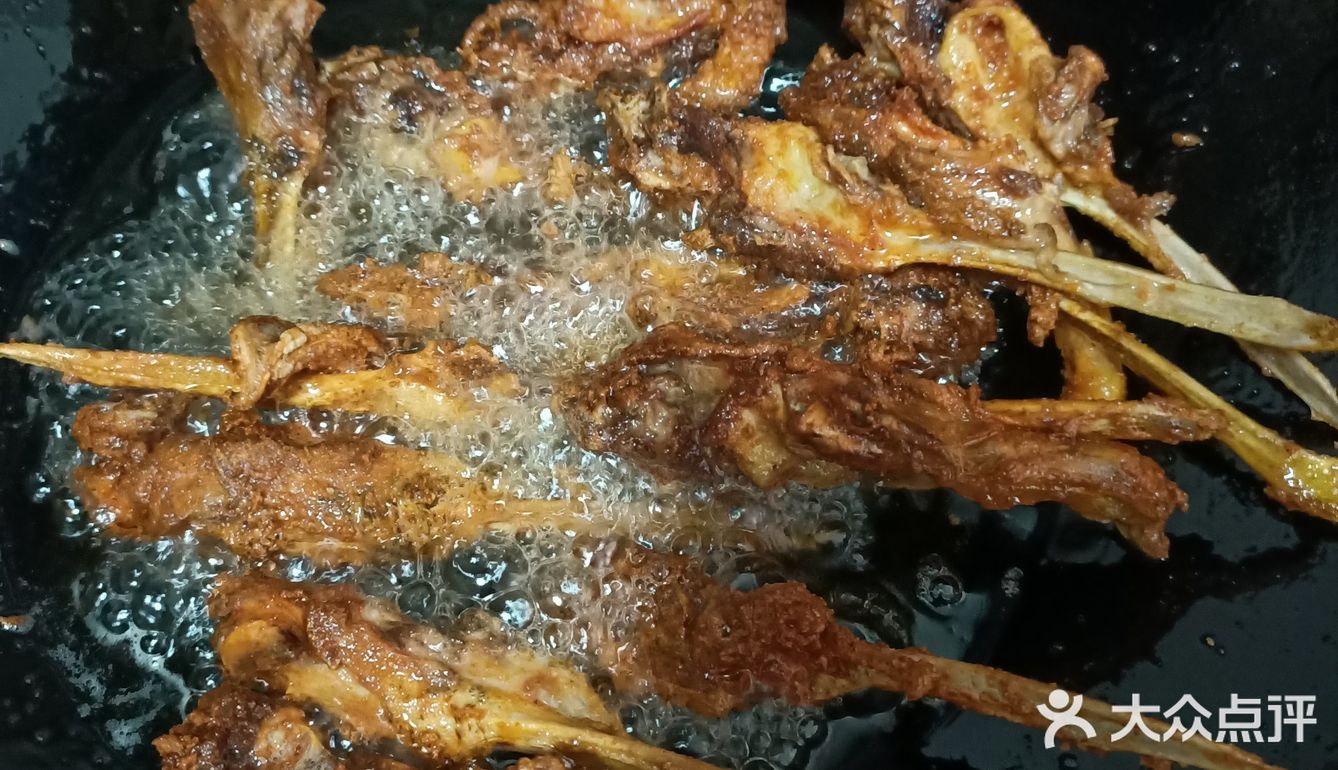第一次做香炸鸭下巴，好吃又过瘾。