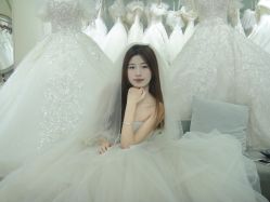 -莫小姐婚纱