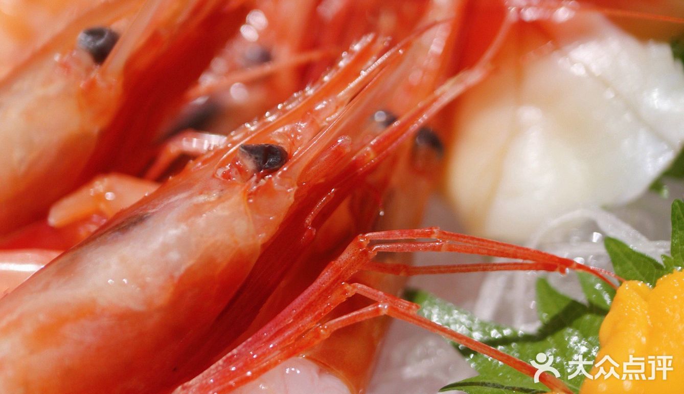 软糯的甜虾 自带鲜甜 柔软的海胆