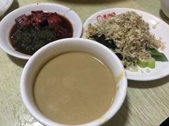-洞庭洲·防空洞火锅·烧烤·铜锅涮肉(新百广场店)