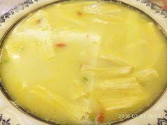 -鲁班小馆(政四街店)