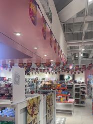 -嗨本可潮玩仓(大兴大悦春风里店)