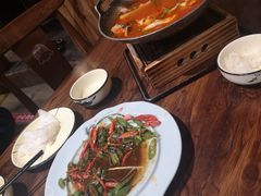 -老滇山寨•云南特色菜•地方菜•民族风情歌舞表演(金碧店)