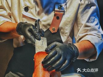 低调轻奢黑金风充满艺术感De餐厅
