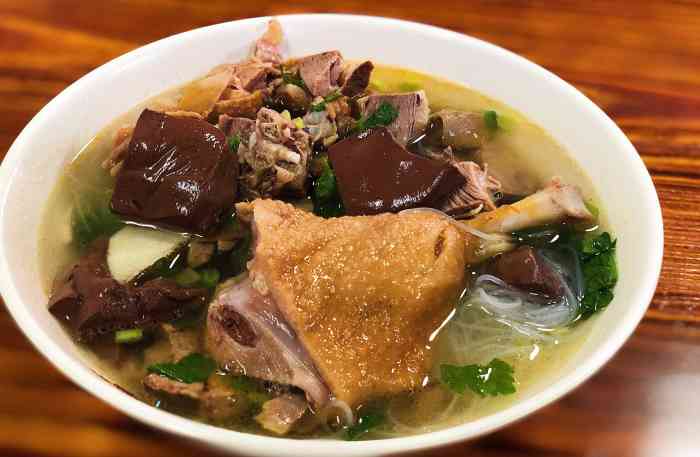 肥文鸭仔面(西桥路店)-"久久没吃肥文鸭肉面还真是会想念.汤头真的.