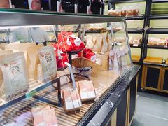 面包甜点陈列柜-皇冠幸福里动物奶油生日蛋糕(万达店)