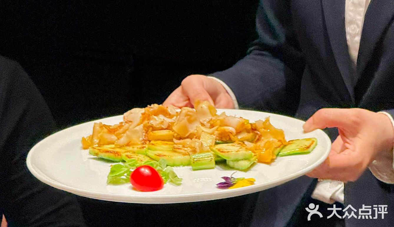 沉浸式的海派雅韵，美到不像话的艺术餐厅