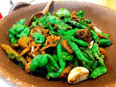郑哥小炒肉-丹江口渔村·湘味厨房(桃园店)