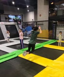 -蹦贝运动中心·蹦床·攀岩·闯关(龙岗店)