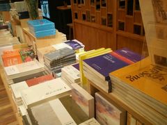 -猫的天空之城概念书店(杭州南宋御街店)