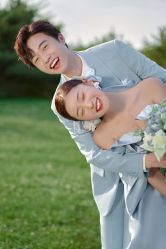 -现代经典婚纱摄影