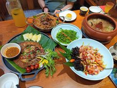 -老滇山寨•云南特色菜•地方菜•民族风情歌舞表演(金碧店)