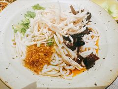 油鸡㙡凉米线-半山腰·云南菜(侨福芳草地店)