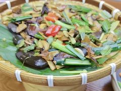 -云海肴·汽锅鸡·云南菜(天山百盛优客店)