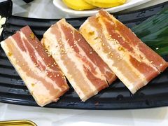 厚切双层猪五花-八乔煎肉馆·丹东特色煎锅(梅林店)
